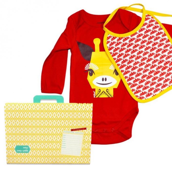 Baby gift set: organic cotton matching bodysuit, bib, suitcase – Giraffe