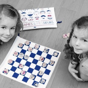 Play' Checkers Draughts travel game - Mesdames Messieurs (girls) - Les jouets libres - Croque-Maman