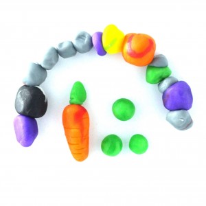 Rainbow organic beeswax modelling clay (carrots under rainbow) – Les jouets libres - Croque-Maman