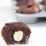 Dark chocolate fondants with a white chocolate heart SQ