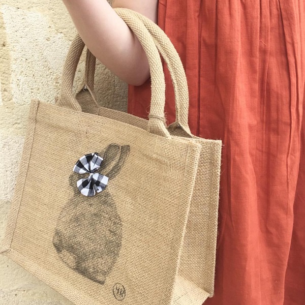 Children jute shopping bag – Miss Hedgehog